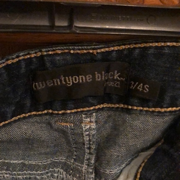 Jeans - Picture 2 of 3